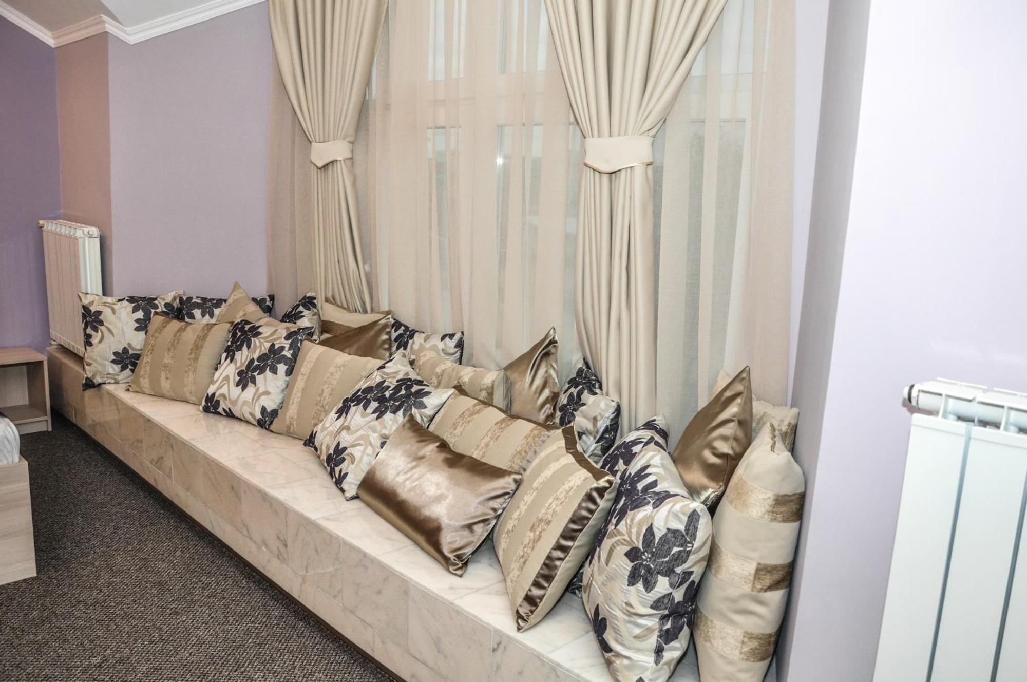Pensiunea Sangria Blue Arad Exterior photo