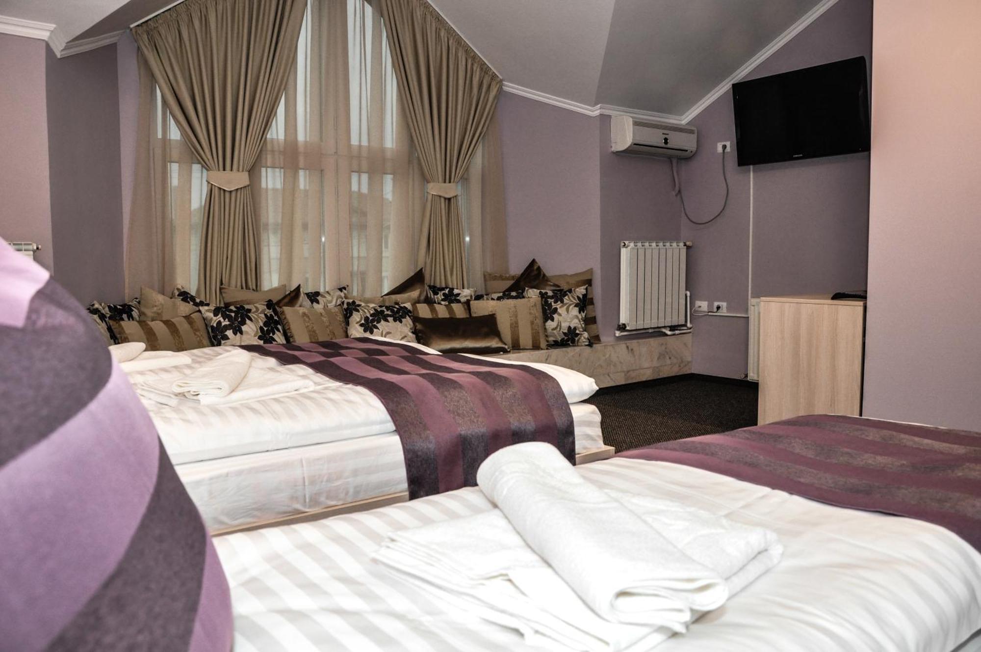 Pensiunea Sangria Blue Arad Exterior photo